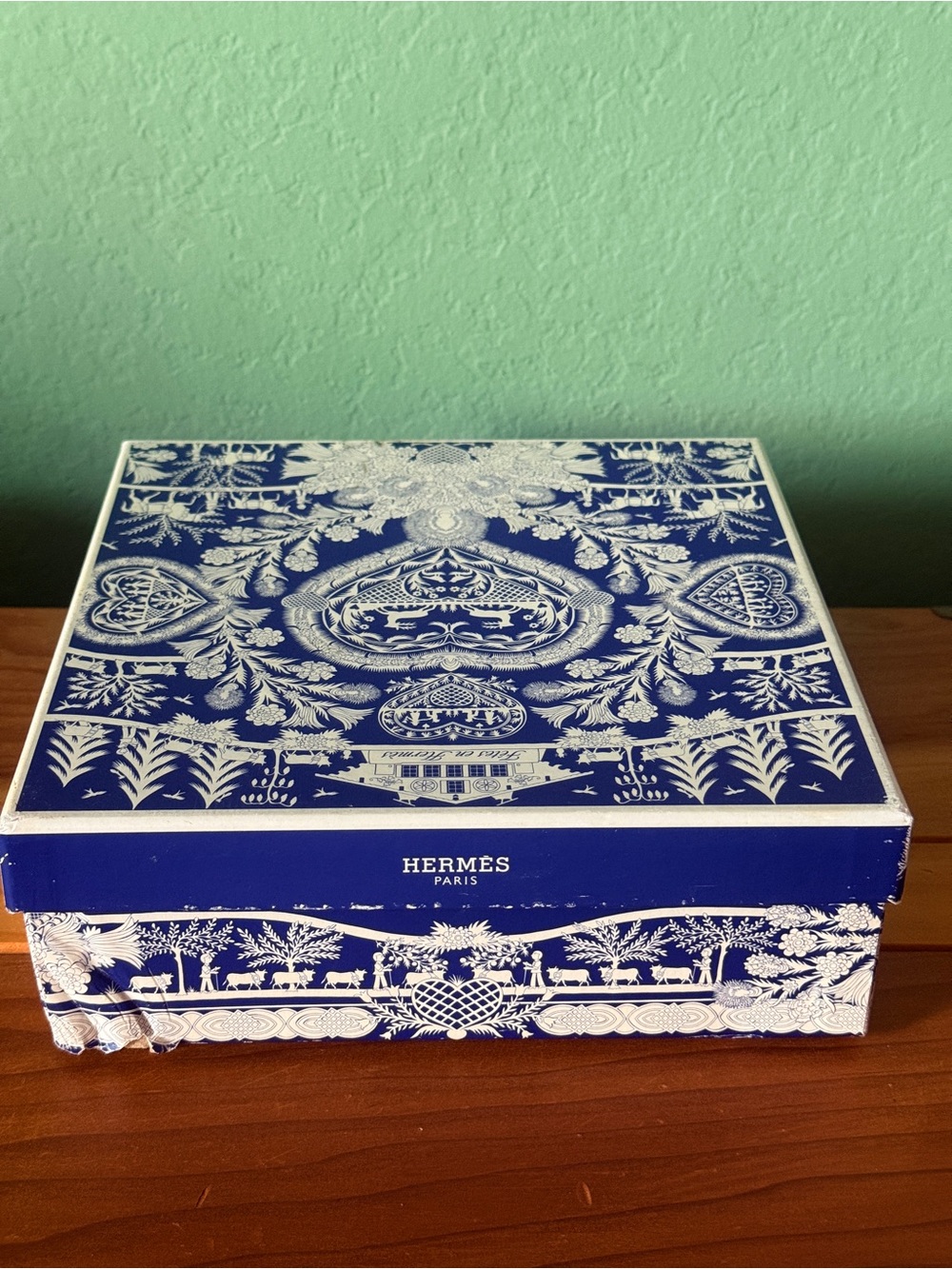 Hermes Paris Fetes en Hermes Gift Box Blue White 8x8x2.75" READ